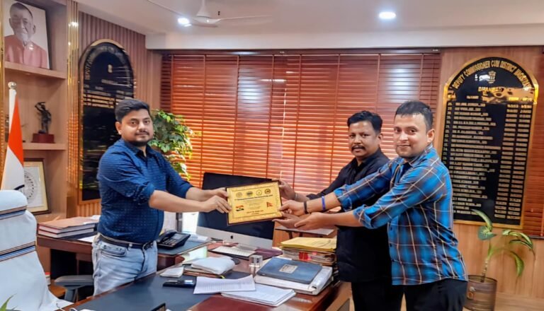 मुक बघीर संघ के सचिव व विजेता टीम के उप कप्तान ने की उपायुक्त से मुलाकात