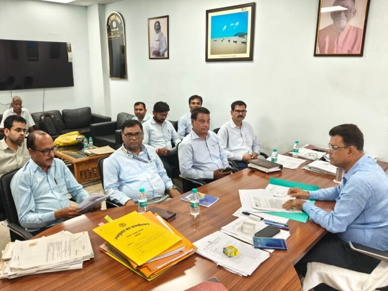 डिस्ट्रिक लैंड सेल में जमीन के बदले नियोजन व मुआवजा मामलों की सुनवाई शुरू