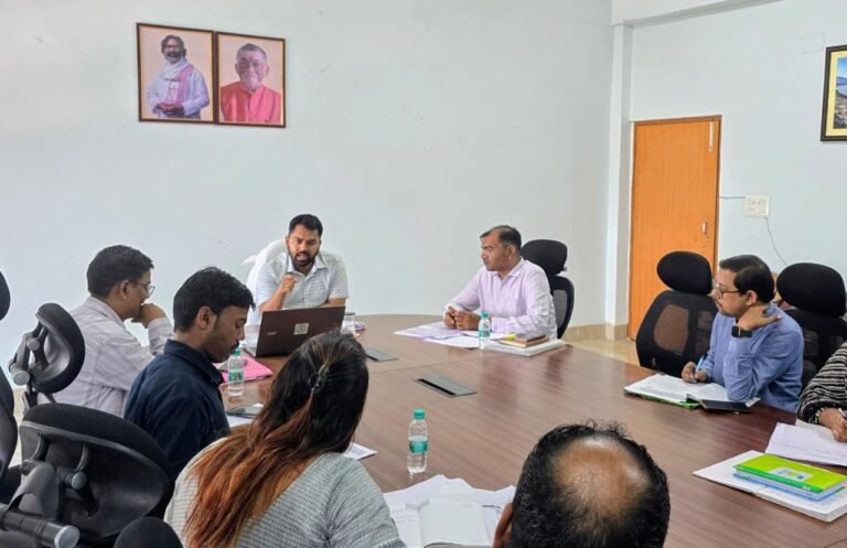 उप विकास आयुक्त ने लंबित जलापूर्ति योजनाओं को शीघ्र पूरा करने का दिया निर्देश