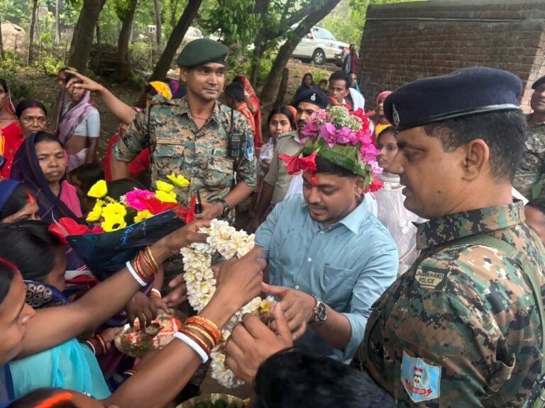 संध्या चौपाल में शामिल हुए उपायुक्त