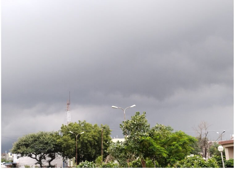 इन जिलों में झमाझम बारिश का अलर्ट, तेज हवा और वज्रपात की चेतावनी जारी