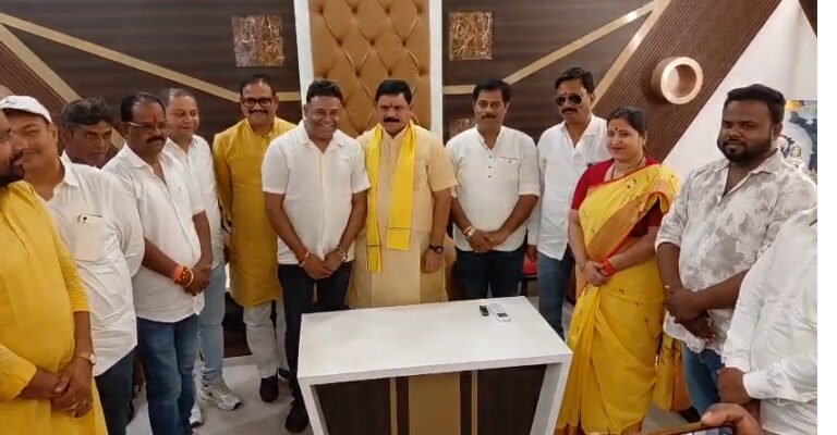 सिंह मेंशन पहुंचे कोयला एवं खान राज्य मंत्री