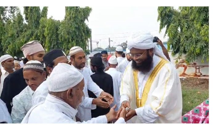 धनबाद में शांतिपूर्ण माहौल में मनाया गया ईद उल जुहा, अमन-चैन और भाईचारे की मांगी दुआ