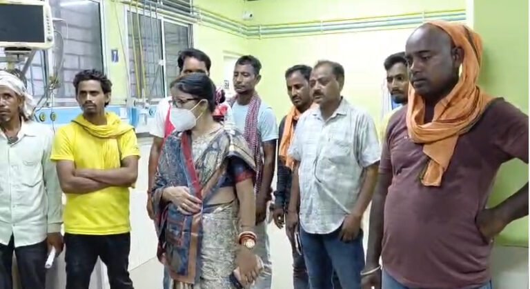 SNMMCH में युवक की मौत पर परिजनों का हंगामा, ऑक्सीजन की कमी का आरोप