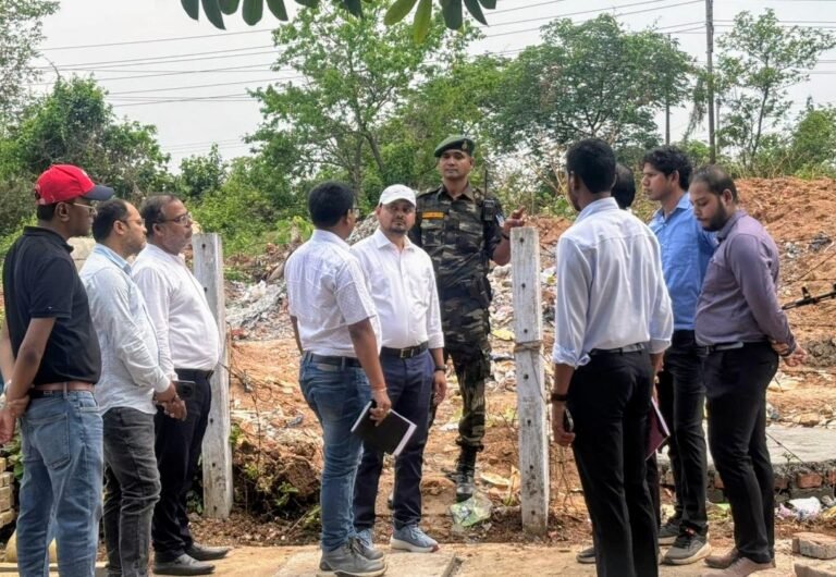 उपायुक्त ने किया बाघमारा सहित अन्य प्रखंडों का दौरा