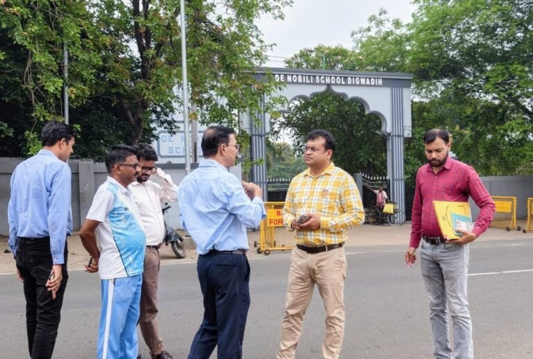 संत जेवियर्स व डिनोबिली स्कूल के वाहनों पर किया 1.10 लाख का जुर्माना