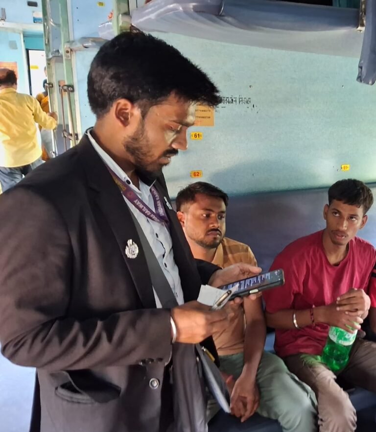 धनबाद मंडल में चलाया गया मेगा टिकट चेकिंग अभियान |