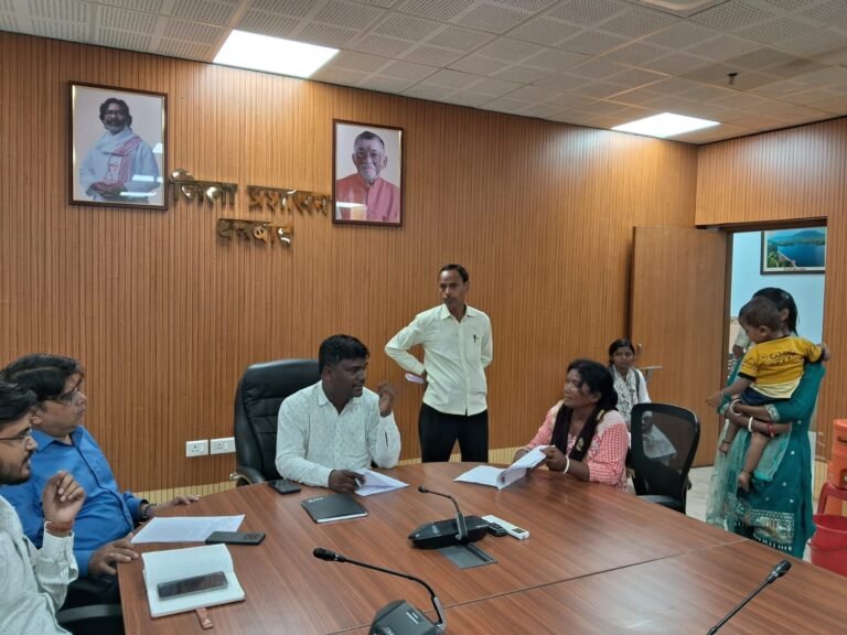 सामाजिक सुरक्षा के सहायक निदेशक ने सुनी जनता की समस्याएं