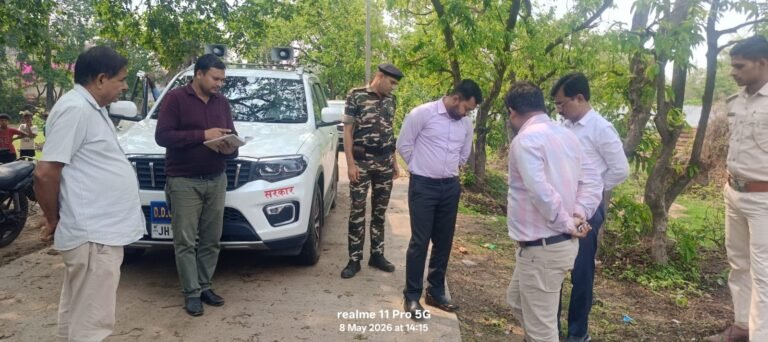 उप विकास आयुक्त ने कलियासोल प्रखंड में संचालित विभिन्न विकास कार्यों का किया निरीक्षण