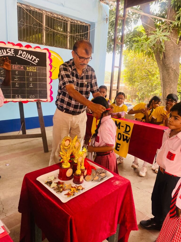 क्विज प्रतियोगिता में बच्चों ने दिखाई प्रतिभा