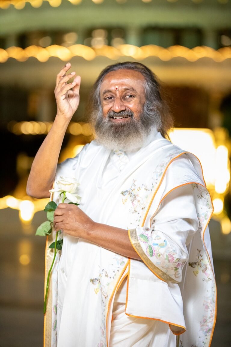 गुरुदेव के 70 साल पूरे होने पर सेवा, शांति और इंसानियत का ग्लोबल सेलिब्रेशन*