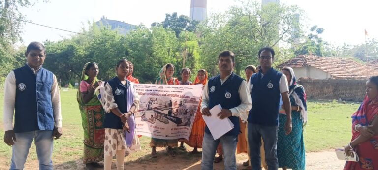 घर घर जाकर लोगों को दी जा रही कानूनी जानकारी