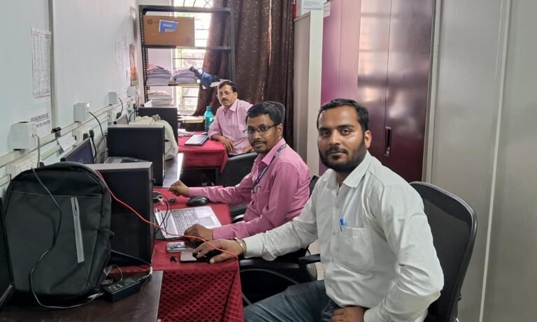मतदाताओं के लिए समाहरणालय में हेल्प डेस्क शुरू