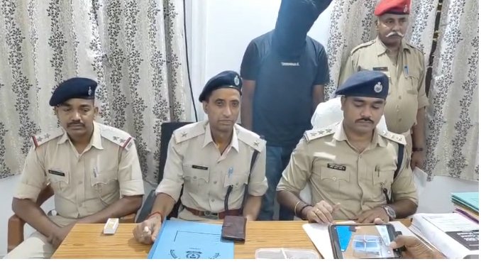 साइबर अपराधियों को बैंक खाता उपलब्ध कराने वाला साइबर क्रीमनल पुलिस के हत्थे चढ़ा