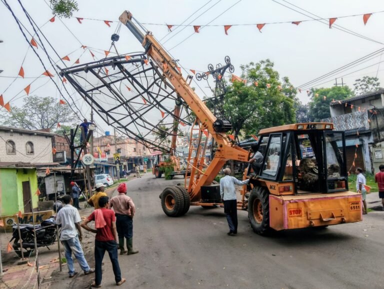 जामाडोबा में बंद पड़े रोप-वे के ढांचे को हटाया