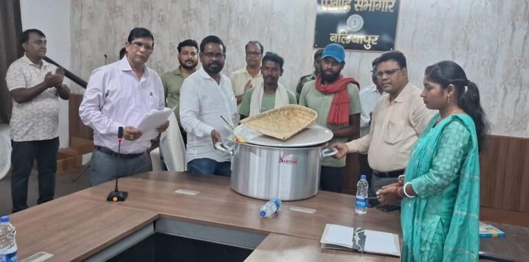 सरना स्थल व जाहेर थान के लिए पूजन सामग्री का वितरण