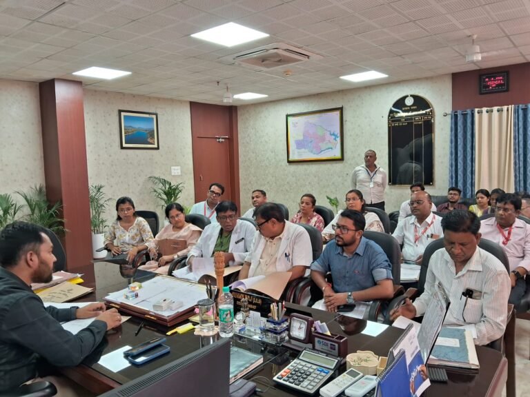 डीडीसी की अध्यक्षता में स्वास्थ्य संस्थानों के बजट एवं व्यय की समीक्षा बैठक आयोजित