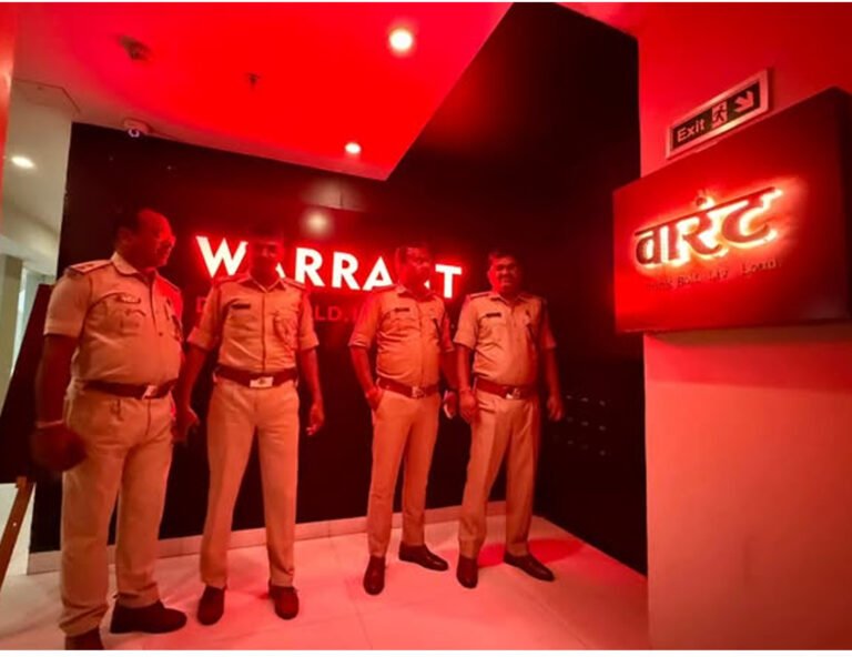 धनबाद के बियर बारों में देर रात पुलिस का विशेष अभियान, नियमों की सख्ती से हुई जांच