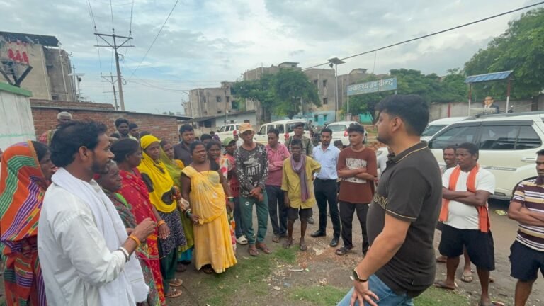 उपायुक्त ने बेलगड़िया में विकास कार्यों का किया निरीक्षण