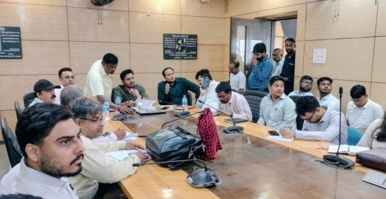 एसडीएम ने की ईएफ डिस्ट्रीब्यूशन व डिजिटाइजेशन कार्य के प्रगति की समीक्षा