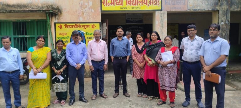 एसडीएम ने की बीएलओ एवं बीएलए-2 के साथ बैठक