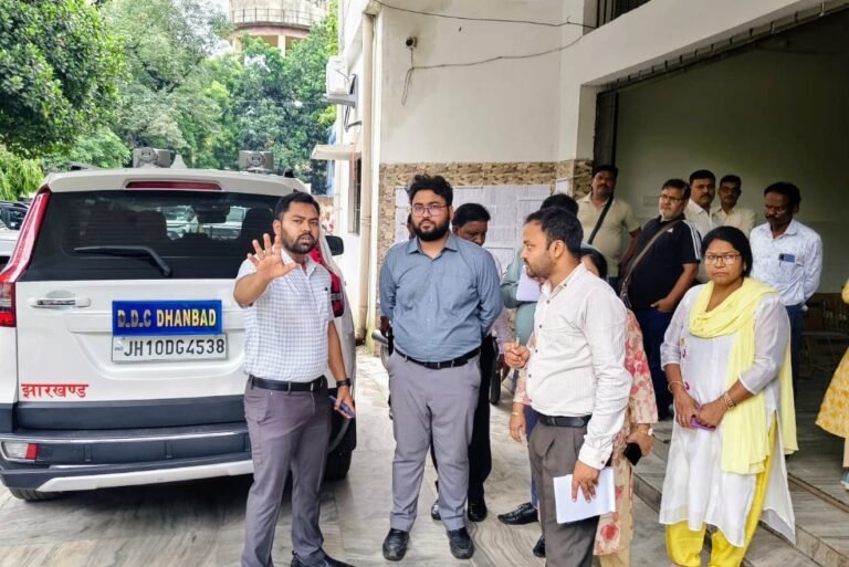 उप विकास आयुक्त ने की सदर अस्पताल परिसर में निर्माण कार्यों की समीक्षा