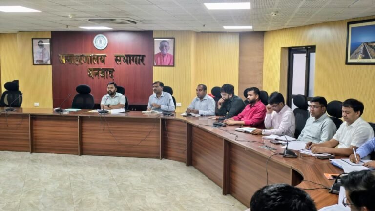 डीडीसी ने जिला एवं प्रखंड समन्वयकों को कार्यप्रणाली सुधारने का दिया अंतिम मौका