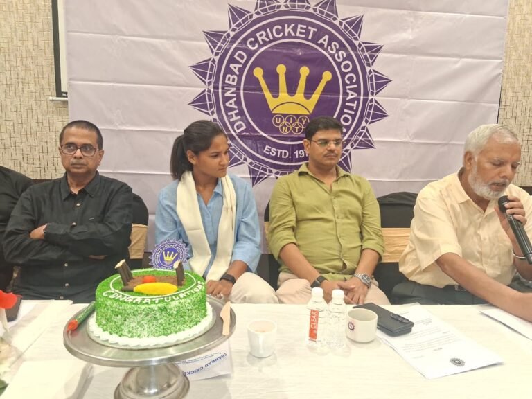 क्रिकेट के क्षेत्र में उत्कृष्ट योगदान के लिए अनादिता का सम्मान