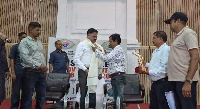 वर्ल्ड फोटोग्राफी डे के अवसर पर फोटो प्रतियोगिता “लेंस उत्सव 2026” में धनबाद के फोटोग्राफर्स पुरस्कृत