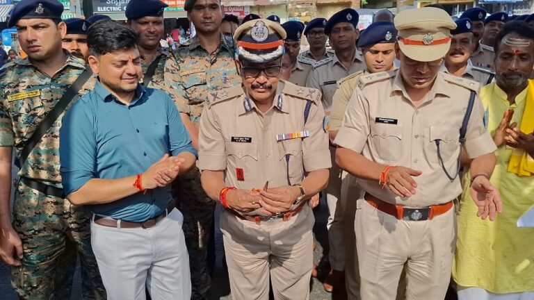 पुलिस केंद्र के नए प्रवेश द्वार का आईजी ने किया उद्घाटन….