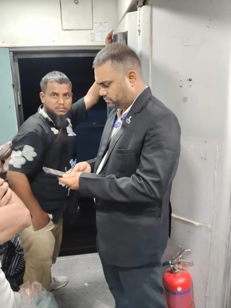 धनबाद मंडल में चलाया गया मेगा टिकट चेकिंग अभियान |