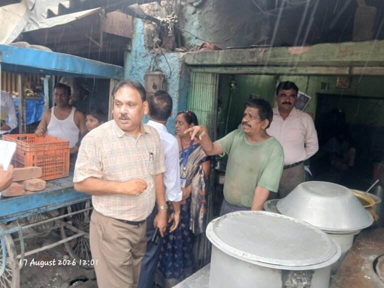 मुख्य निर्वाचन पदाधिकारी ने धनबाद के कतरास, झरिया एवं बाघमारा क्षेत्र के विभिन्न मतदान केंद्रों का किया निरीक्षण