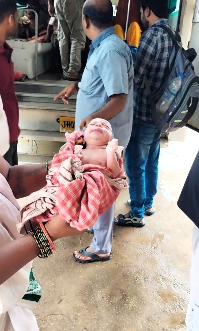 रेल मदद की तत्परता से ट्रेन में प्रसूता महिला एवं नवजात शिशु को समय पर मिली चिकित्सा सहायता |