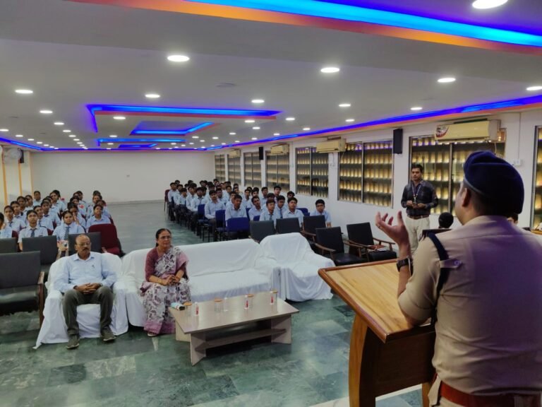 डीएवी कोयला नगर में साइबर सुरक्षा पर जागरूकता सह काउंसलिंग सत्र