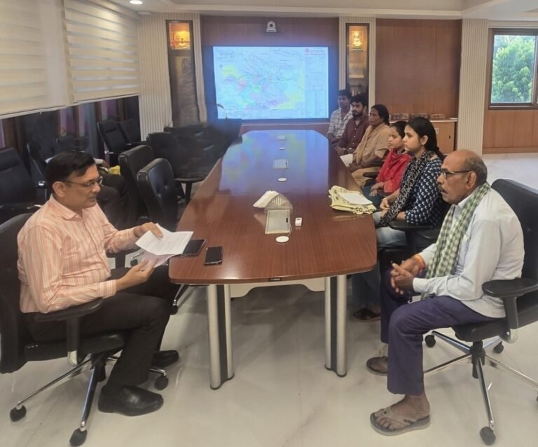 रेलकर्मियों ने महाप्रबंधक से मुलाकात कर अपनी समस्याओं से कराया अवगतहाजीपुर – 25.08.2026
