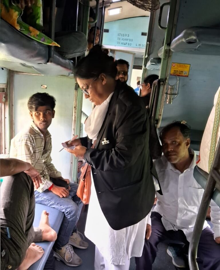 धनबाद मंडल में चलाया गया मेगा टिकट चेकिंग अभियान |