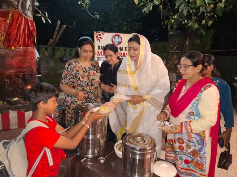 कनक सेवा ट्रस्ट की मां की रसोई में श्वेता किन्नर ने बांटी इंसानियत,जरूरतमंदों को कराया भोजन