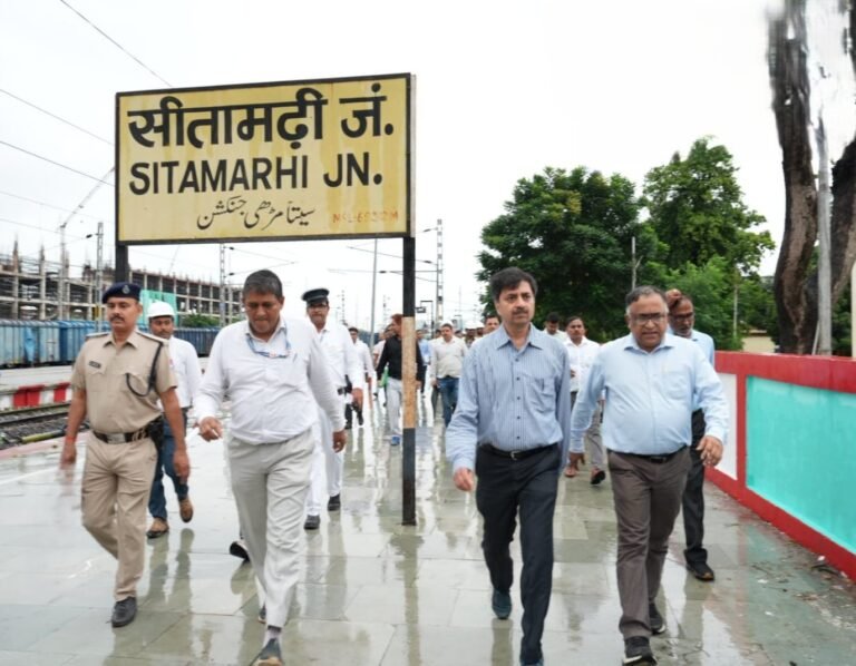 पूर्व मध्य रेल के महाप्रबंधक श्री डिम्पी गर्ग ने कियासमस्तीपुर मंडल के विभिन्न स्टेशनों का निरीक्षण