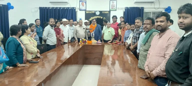 धनबाद के सिविल सर्जन डॉ. आलोक विश्वकर्मा सेवानिवृत्त, विदाई समारोह में दी गई भावभीनी विदाई