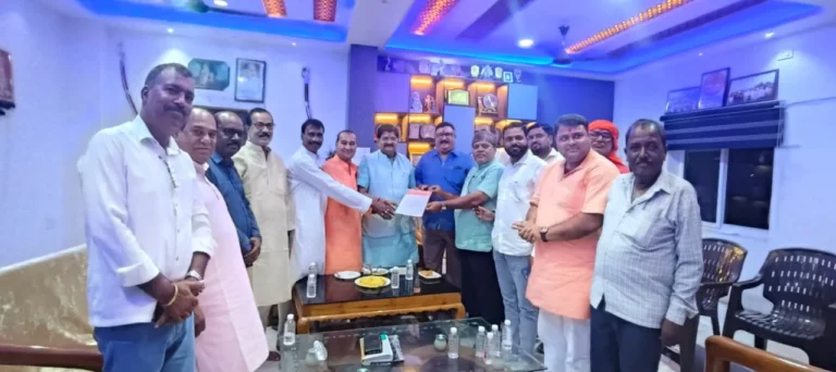 राजपूत समाज के पदाधिकारियों से मिले राज सिन्हा, बालूडीह कार्यालय के पक्कीकरण की मांग