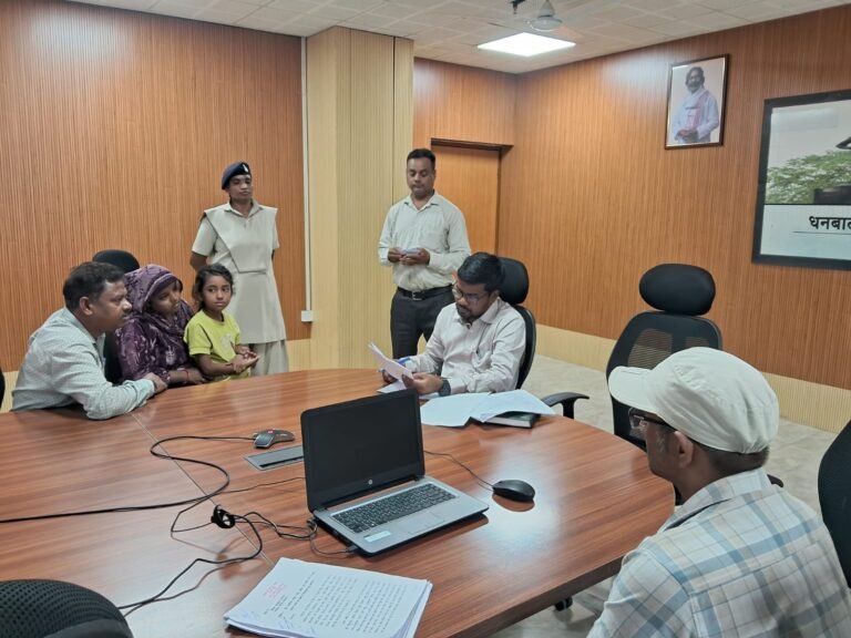 जनता दरबार में सुनी गई आमजनों की समस्याएं