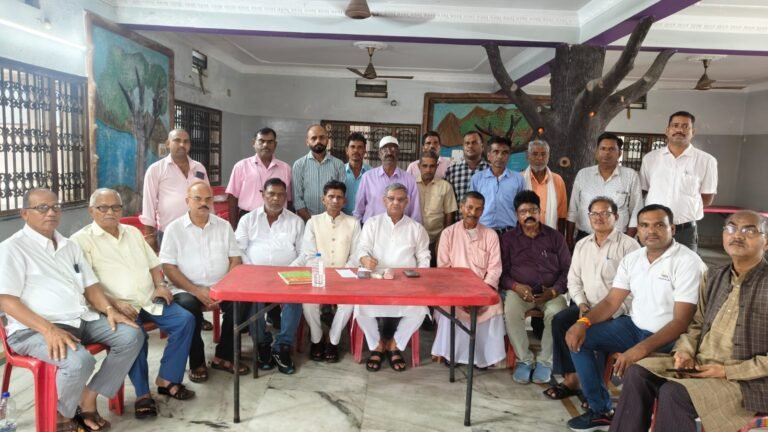 इस्तीफा वापस लेकर फिर संगठन की कमान संभालेंगे लाल बाबू सिंह, कुशवाहा महासभा की आपात बैठक में बनी सहमति