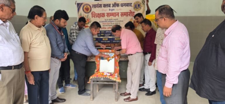 शिक्षक समाज के मार्गदर्शक, उनके सम्मान से बढ़ता है शिक्षा का गौरव