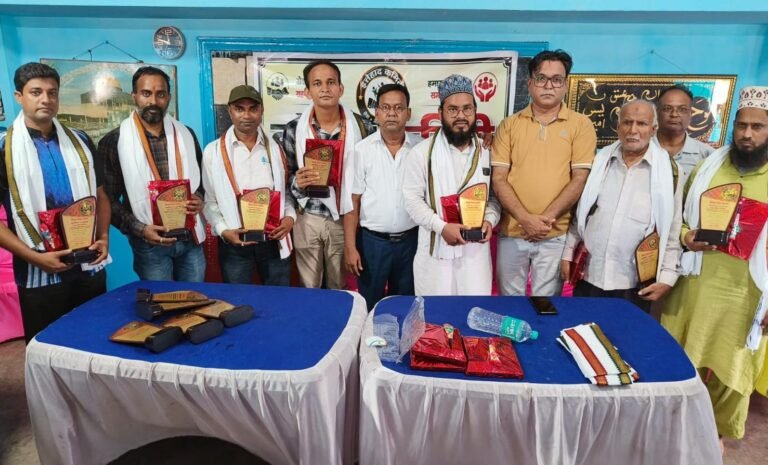 निःशुल्क नेत्र जांच शिविर सह सम्मान समारोह में पार्षद प्रतिनधि व शिक्षक सम्मानित