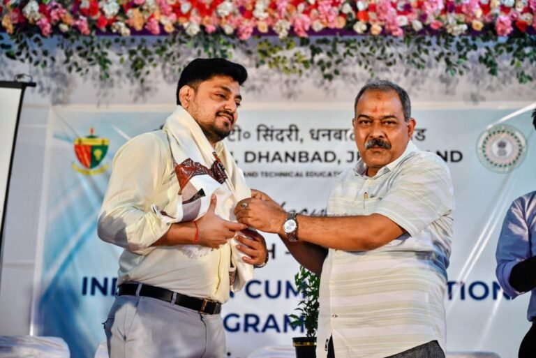चुनौतियों से घबराएं नहीं, सीख लें – उपायुक्त