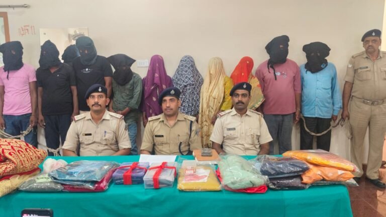 धनबाद शादी का झांसा देकर राजस्थान से बुलाया, फिर लूटपाट; धनबाद में गिरोह के 10 सदस्य गिरफ्तार