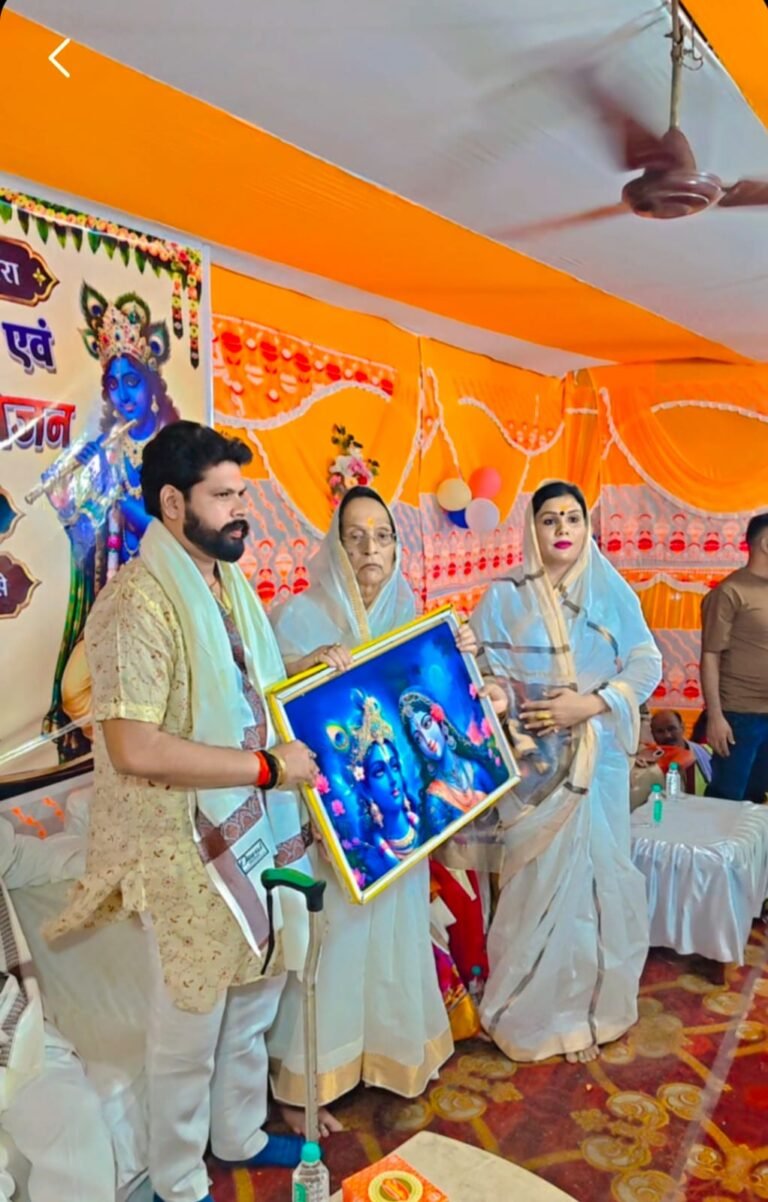 धनबाद में किन्नर समाज का 24 घंटे का अखंड संकीर्तन, शिव चर्चा में गूंजे भोलेनाथ के जयकारे