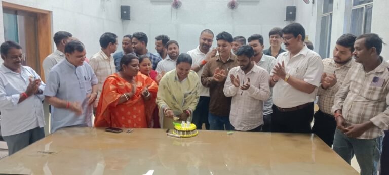 सादगी से मनाया गया जिला परिषद अध्यक्ष शारदा सिंह का जन्मदिन