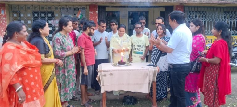 सेवा, स्नेह और खुशियों के साथ पंख एक नई दिशा ने मनाया शारदा सिंह का जन्मदिन
