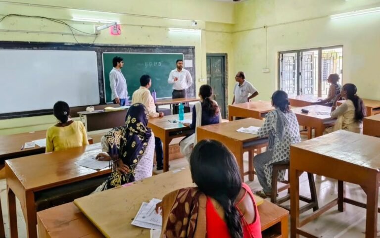 उप विकास आयुक्त ने किया पॉलिटेक्निक परीक्षा केंद्र का भ्रमण